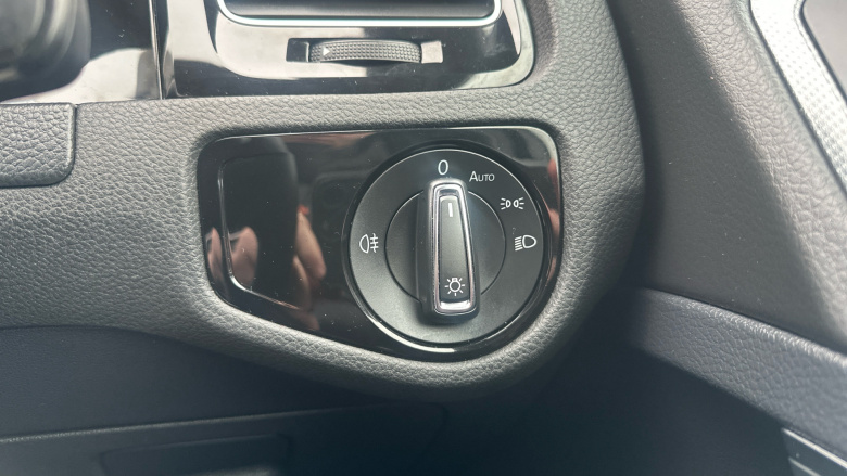 Volkswagen Golf 2.0 TDI R-Line 5dr Diesel Hatchback